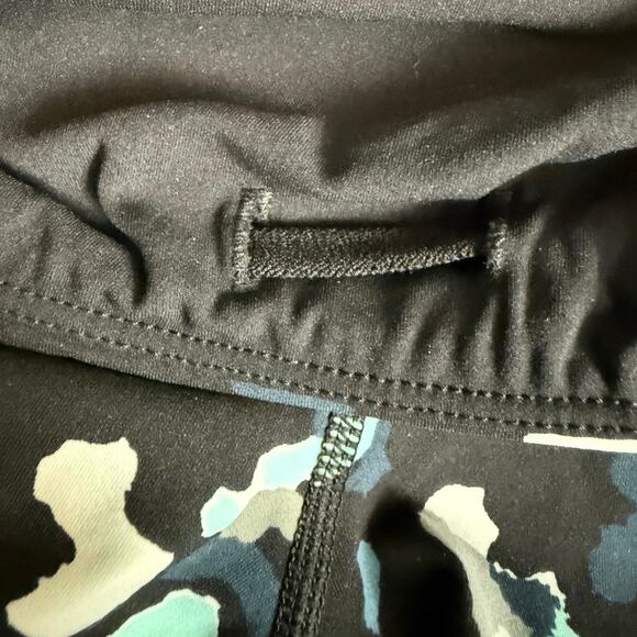 Sweaty Betty 7/8 Power Leggings Women’s Small Black Blue Floral Print Yoga Pants - Picture 7 of 7